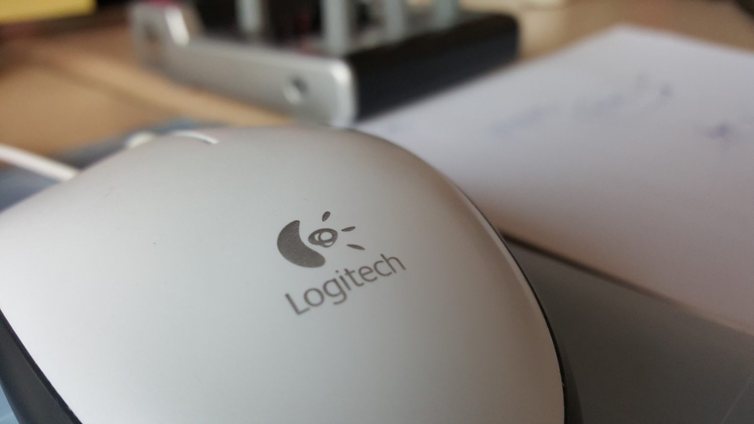 Comment réparer le clavier sans fil Logitech qui ne fonctionne pas (2021)