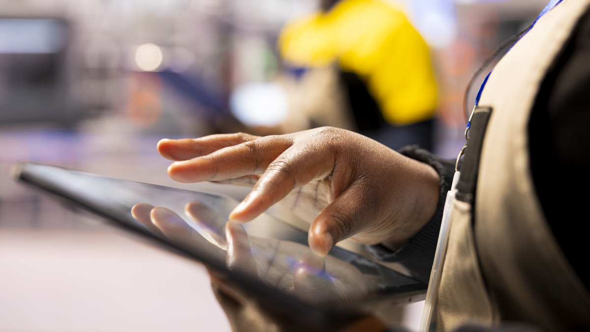 Un tablette de gestion digitalisée dans un entrepot